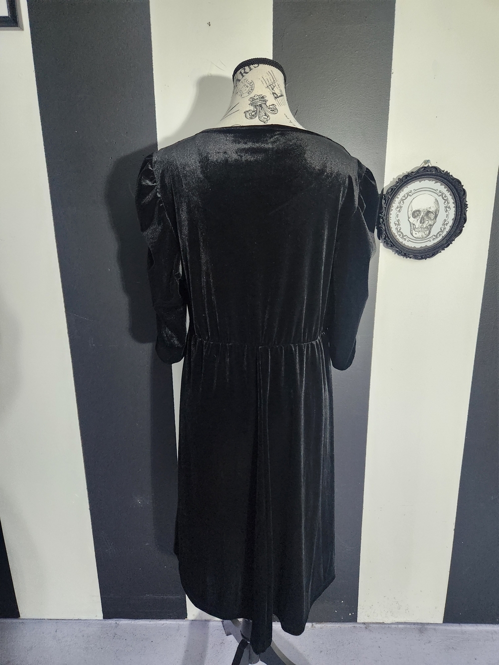 Spiderweb Black Velvet Dress with Decorative Trim - Picture 3 of 5